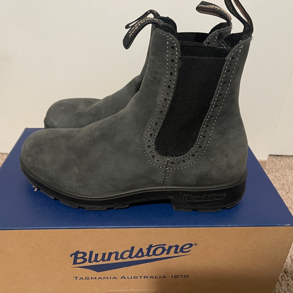 Women’s Blundstone Rustic Black Premium Leather Pull-On Boots #1630 - Size 8(5)